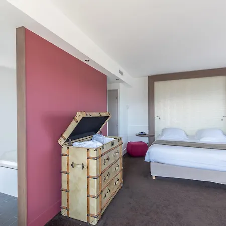 Отель Oz'inn & 5*