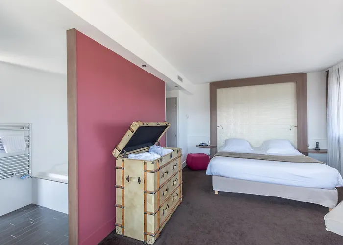 Отель Oz'inn & 5*