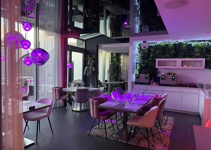 Отель Oz'inn & 5*