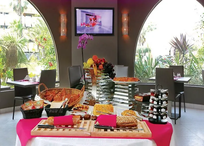 Отель Oz'inn & 5*