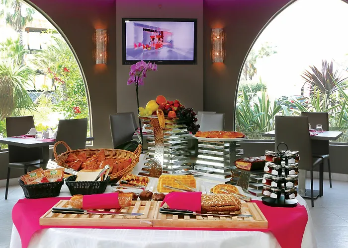 Отель Oz'inn & Агд