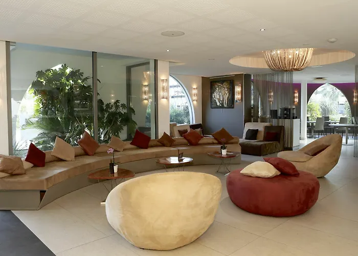 Отель Oz'inn & 5*